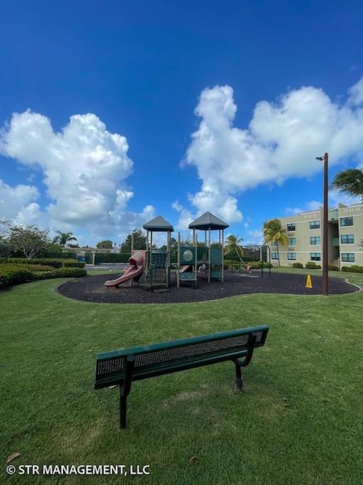 Upscale Condo At Aquatika Beach & Vacation Villas Loiza Kültér fotó
